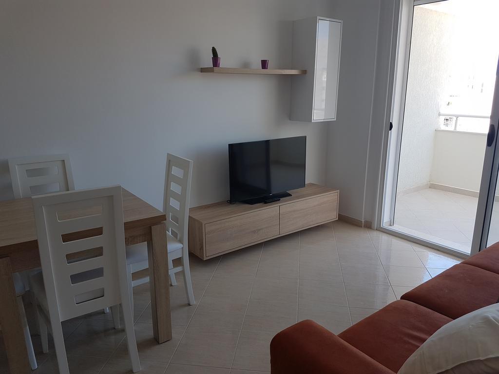 Flori Beach Apartment Radhimë Exterior foto