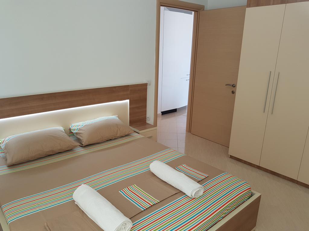 Flori Beach Apartment Radhimë Exterior foto