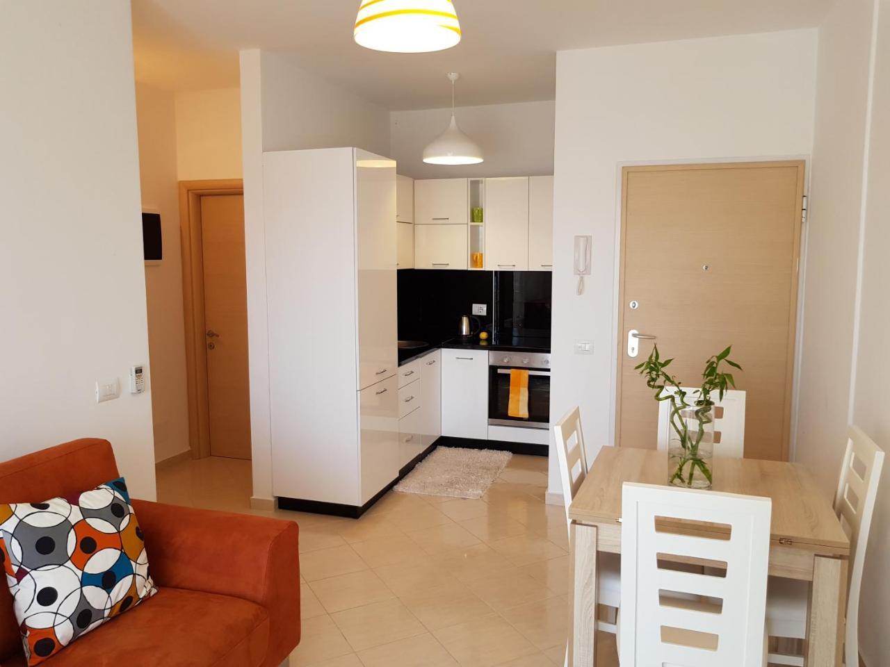 Flori Beach Apartment Radhimë Exterior foto